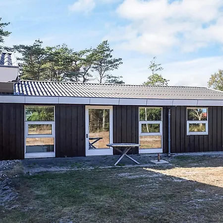 4 Person In Semesterbostad